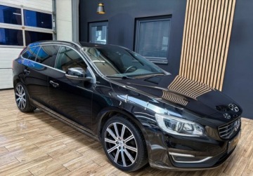 Volvo V60 I Kombi Facelifting 2.0 D4 DRIVE-E 190KM 2016 Volvo V60 D4 200KM SKORY POLESTAR gwarancja manual BEZWYPADKOWY, zdjęcie 4