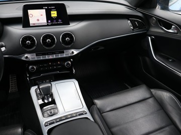 Kia Stinger Liftback 3.3 T-GDi 366KM 2019 Kia Stinger 3.3 T-GDI, Salon Polska, Serwis ASO, zdjęcie 7