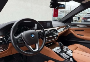 BMW Seria 5 G30-G31 Limuzyna 525d 231KM 2018 BMW Seria 5 525D 231KM Luxury Line, HiFi, Wireless Charging 2.0 Diesel, zdjęcie 10