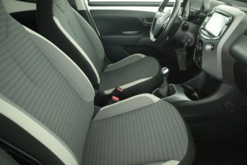 Toyota Aygo II Hatchback 3d Facelifting 1.0 VVT-i 72KM 2018 Toyota Aygo 1.0 VVT-i, Salon Polska, Klima, zdjęcie 6
