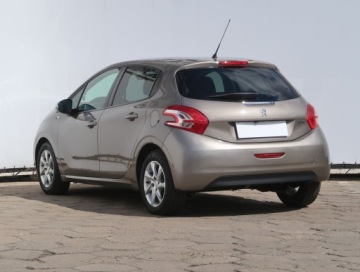 Peugeot 208 I Hatchback 3d 1.2 VTI 82KM 2014 Peugeot 208 1.2 PureTech, Klima, Tempomat,ALU, zdjęcie 3