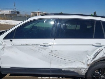 Volkswagen Tiguan II 2021 Volkswagen Tiguan 2021r., 2.0L 2.0 Benzyna 184KM, zdjęcie 7