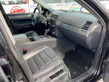 Volkswagen Touareg I 3.0 TDI 225KM 2006 Volkswagen Touareg V6 4X4 AUTOMAT SKORY PARKTRONIC NAWIGACJA SOLARDACH EL., zdjęcie 7