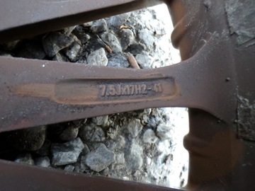 ALFA ROMEO 159 BRERA RÁFKY HLINÍK 17 PALCŮ 2 PNEUMATIKY