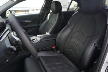 BMW Seria 5 G90-91 2023 BMW Seria 5 1rej. 2024 sDrive PHEV 2.0 Hybryda 190KM, zdjęcie 15