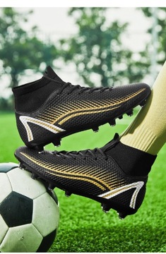 Buty piłkarskie ze sztucznej trawy na zawody młodzieżowe