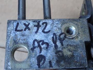 AUDI A3 8P PANTY DVEŘE PRAVÝ PŘEDNÍ 8E0831412B