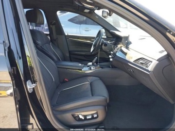 BMW Seria 5 G30-G31 2020 BMW Seria 5 m550i, 2020r., 4x4, 4.4L V8 4.4 Benzyna 523KM, zdjęcie 9