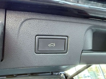 Volkswagen Passat B8 Variant Facelifting 2.0 TDI SCR 200KM 2022 Volkswagen Passat 2.0TDI 200KM Elegance DSGKameraMATRIXACCNiski PrzebiegAS, zdjęcie 33