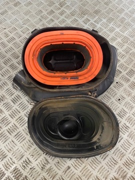 MITSUBISHI PAJERO I 82-91 POUZDRO FILTRU VZDUCHU