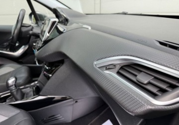 Peugeot 2008 I SUV Facelifting 1.2 PureTech 110KM 2019 Peugeot 2008 1.2 Benzyna 110KM, zdjęcie 14