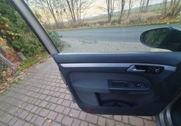 Volkswagen Touran II 1.6 TDI 105KM 2011 Volkswagen Touran Volkswagen Touran 1.6 TDI DPF BlueMot Comfortline 1.6, zdjęcie 8