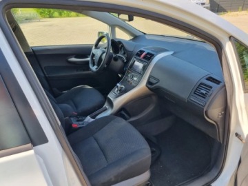 Toyota Auris I Hatchback 5d Facelifting 1.8 HSD 136KM 2011 Toyota Auris 1.8 Hybrid Life Klima Bezwypadek Serwis Pewny przebieg 1.8, zdjęcie 6