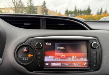 Toyota Yaris III Hatchback 5d Facelifting 1.0 VVT-i 69KM 2014 Toyota Yaris Toyota Yaris Benzyna 70KM, zdjęcie 16