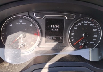 Audi Q3 I SUV 2.0 TDI 140KM 2012 Audi Q3 2012r, 2.0 TDI. Uszkodzony przod. 2.0 Diesel 140KM, zdjęcie 11