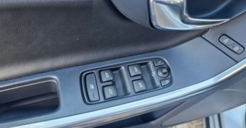 Volvo V60 I 2016 Volvo V60 2.0 Moc 240 KM benzyna - GAZ 2.0 Benzyna 240KM, zdjęcie 15