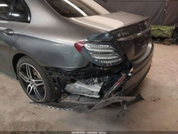 Mercedes Klasa E W213 2020 Mercedes-Benz Klasa E 2020 MERCEDES-BENZ E 350 4MATIC 2.0 Benzyna 255KM, zdjęcie 5