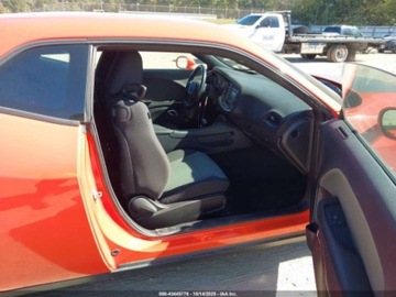 Dodge Challenger III 2016 Dodge Challenger RT 2016 5.7 Benzyna 372KM, zdjęcie 9