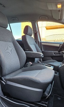 Opel Zafira B 1.8 ECOTEC 140KM 2009 Opel Zafira 1.8 Benzyna 140ps. Ksenon Benzyna 7-0sob 1.8 Benzyna 140KM, zdjęcie 27