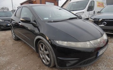 Honda Civic VIII Hatchback 3d 1.8 i-VTEC 140KM 2008