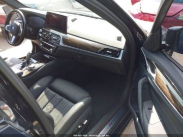 BMW Seria 5 G90-91 2023 BMW Seria 5 540i 2023 3.0l 3.0 Benzyna 335KM, zdjęcie 9