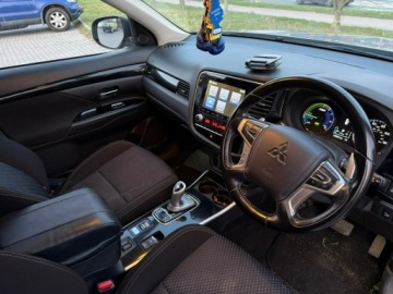 Mitsubishi 2019 Mitsubishi Outlander Hybryda - 2019r - 4x4, zdjęcie 6