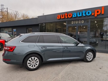 Skoda Superb III Liftback 2.0 TDI 150KM 2016 SKODA SUPERB III Kombi 2.0 TDI 150KM, Automat,SportLine, Podgrzewane fotele, zdjęcie 9