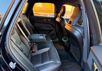 Volvo XC60 II Crossover D4 190KM 2020 Volvo XC 60 R DESIGN 2.0D4 190ps 6Biegow AWD4x4 Kamera FullLed Bezwypadkow, zdjęcie 23