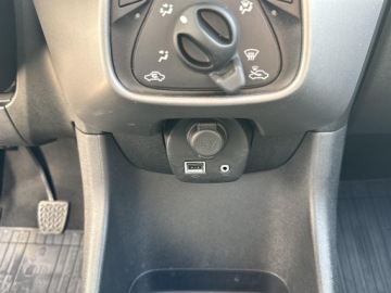 Toyota Aygo II Hatchback 3d Facelifting 1.0 VVT-i 72KM 2019 Toyota Aygo 1.0 VVT-i X-play II (2014-) 1.0 VVT-i, zdjęcie 23