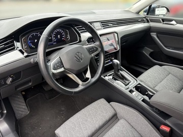 Volkswagen Passat B8 Variant Facelifting 2.0 TDI SCR 150KM 2023 Volkswagen Passat TDI 150KM Business Ambiente Area View LED Matrix FV23, zdjęcie 8