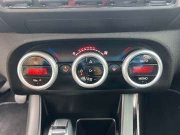 Alfa Romeo Giulietta Nuova II Hatchback 5d 1.4 TB 16v Mair 170KM 2011 Alfa Romeo Giulietta LEDY KLIMATYZACJA EL.SZYBY GRZANE FOTELE TEMPOMAT E.L, zdjęcie 9