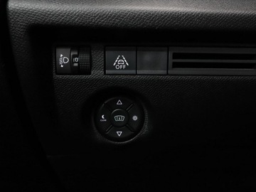 Citroen C4 III SUV 1.5 BlueHDi 110KM 2022 Citroen C4 Shine półskóra navi kamera panorama, zdjęcie 35