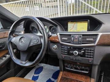 Mercedes Klasa E W212 Kombi 350 4MATIC 272KM 2011 MERCEDES E 350 4MATIC, V6 3.5l 272KM Przebieg: 194,588km Dokumentacja, zdjęcie 9