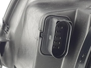 ФАРА ПЕРЕДНЯЯ ПРАВАЯ HELLA VW PASSAT B5 FL 00-
