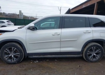 Toyota Highlander II 2019 Toyota Highlander 2019r., LE, V6, od ubezpieczalni 3.5 Benzyna 295KM, zdjęcie 4