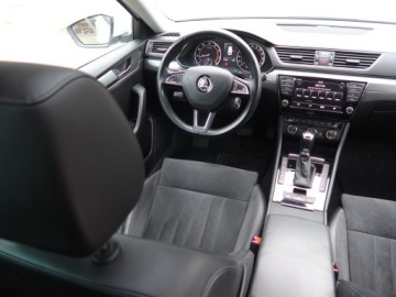 Skoda Superb III Kombi 2.0 TSI 280KM 2015 Skoda Superb 2.0 TSI, 4X4, Automat, Skóra, Navi, zdjęcie 6