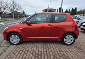 Suzuki Swift IV Hatchback 5d 1.3 92KM 2010 Suzuki Swift Benzynkasuper stanprosto z Niemiec 1.3 Benzyna 92KM, zdjęcie 7