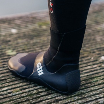 НЕОПРЕНОВАЯ ОБУВЬ ДЛЯ ПРЕСЛЕДОВАНИЯ 39