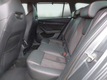 Skoda Octavia IV RS Kombi 2.0 TSI 245KM 2023 Skoda Octavia RS 2.0 TSI 245KM DSG FV 23 2.0 Benzyna 245KM, zdjęcie 13