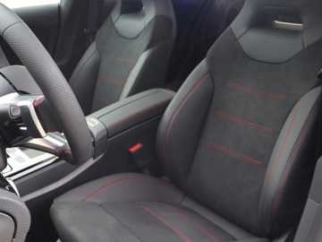 Mercedes CLA C118/X118 Coupe Facelifting 1.3 200 163KM 2025 MERCEDES-BENZ CLA 200 AMG Line Sedan 1.3 (163KM) 2025, zdjęcie 4