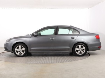 Volkswagen Jetta V 1.6 TDI-CR 105KM 2010 VW Jetta 1.6 TDI, Klima, Klimatronic, Tempomat, zdjęcie 2