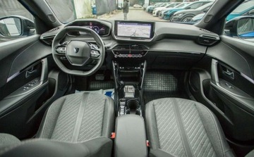 Peugeot 2008 II SUV Facelifting 1.2 PureTech 130KM 2024 Peugeot 2008 PureTech 130 Allure SS EAT8 SalonPL Niski Przebieg Od Reki Za, zdjęcie 28