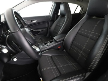 Mercedes GLA I Off-roader 2.0 250 211KM 2016 Mercedes GLA 250 4x4 automat full LED półskóra, zdjęcie 12