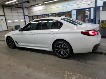 BMW Seria 5 G30-G31 2022 BMW Seria 5 540XI 2022 3.0l 3.0 Benzyna 335KM, zdjęcie 1