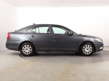 Skoda Octavia II Hatchback Facelifting 1.2 TSI 105KM 2010 Skoda Octavia 1.2 TSI, Salon Polska, Klima, zdjęcie 5