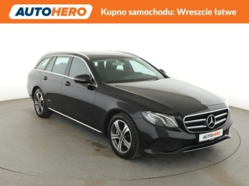 Mercedes Klasa E W213 2019 Mercedes E 200 mHEV 4x4 automat full LED, zdjęcie 9