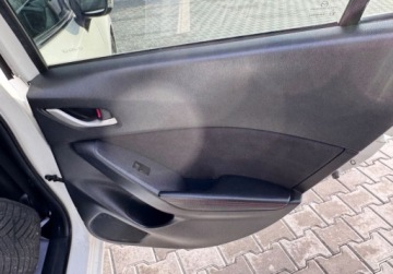 Mazda 3 III Hatchback Facelifting 1.5 SKYACTIV-D 105KM 2017 Mazda 3 bezwypadekorg lakierbiala perlaSPORT LINE 1.5 Diesel 105KM, zdjęcie 16