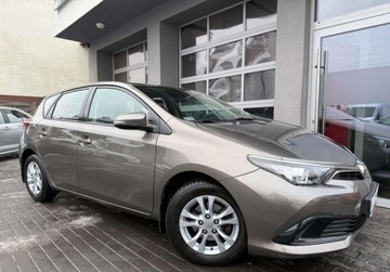 Toyota Auris II Hatchback 5d Facelifting 1.33 Dual VVT-i 99KM 2016 Toyota Auris salon Polska, serwis ASO Toyota, 58 tys km, czujniki park., G