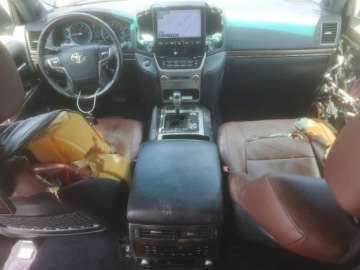 Toyota Land Cruiser VI 2016 Toyota Land Cruiser Base 2016 5.7 Benzyna 381KM, zdjęcie 8