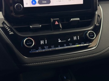 Toyota Corolla XII TS Kombi Facelifting 2.0 Hybrid Dynamic Force 196KM 2022 Toyota Corolla Comfort + Tech + Style / LED / Podg, zdjęcie 22